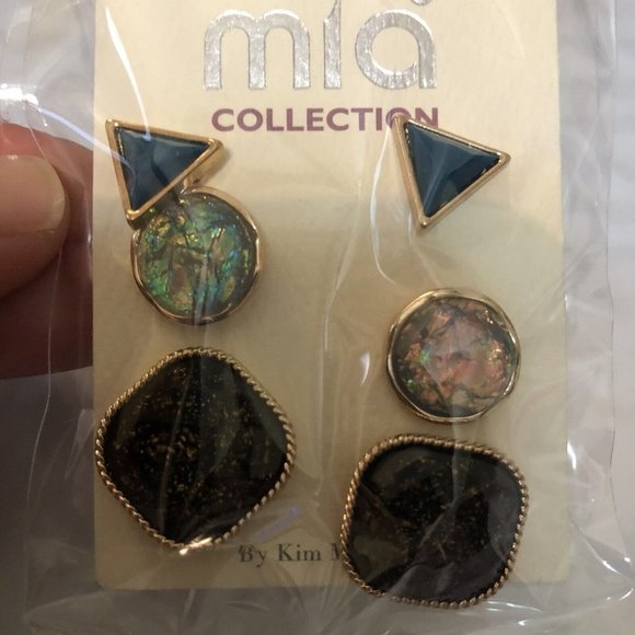 3/$15 Mia Collection By Kim Min Sun Pack Of 3 pairs of fashion Earrings - Picture 3 of 5